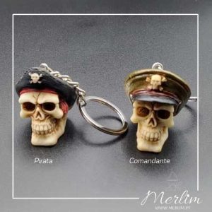 Caveira em porta-chaves Pirata e Comandante
