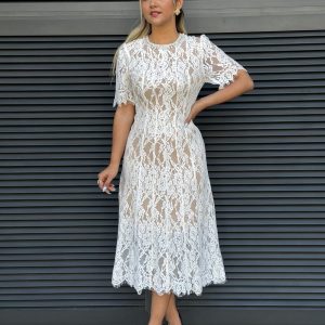 Vestido comprido branco de renda