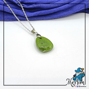 Colar Pedra Jade verde furado frente